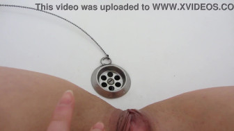 Pissing pussy Compilation with a MILF who urinates in the bath. Amateur fetish with close-ups. ASMR.
